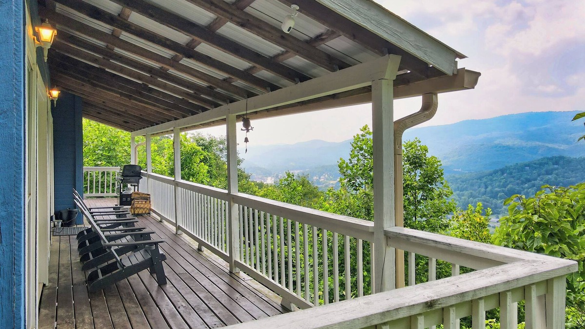 Screamer Mountain House | Room at the Top- This View! Pet Friendly Mtn Cabin