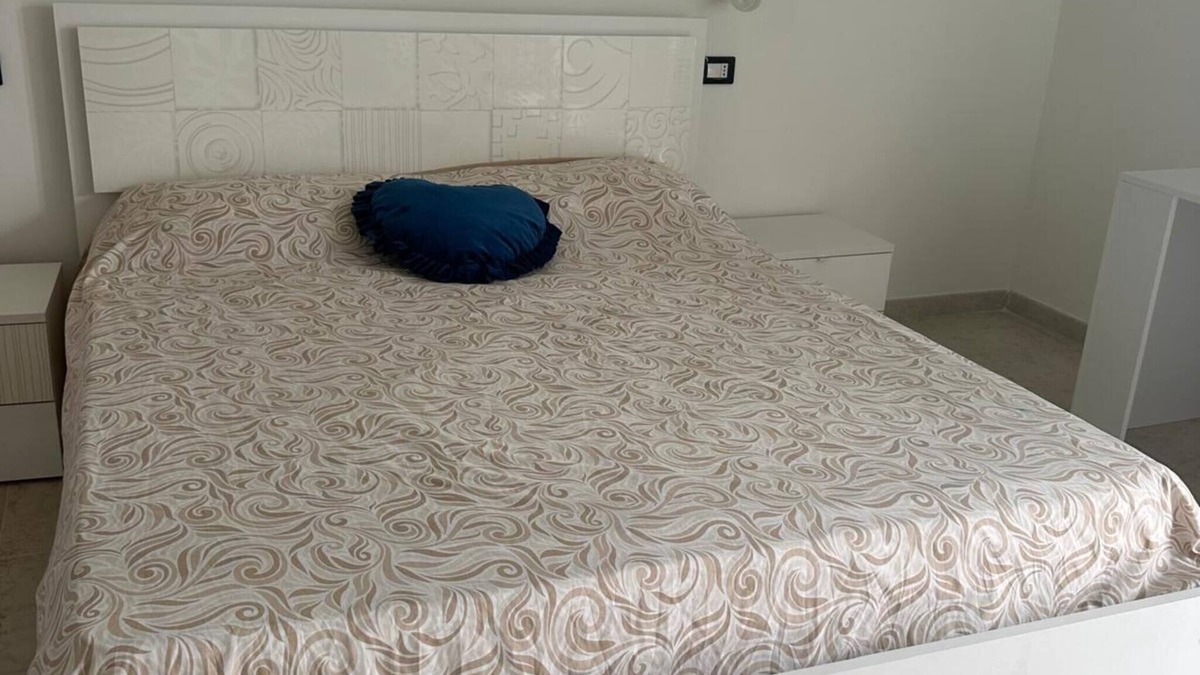 Torre Lapillo Apartment | Room 'Blu Dea - 2' with Shared Terrace, Wi-Fi and Air Conditioning