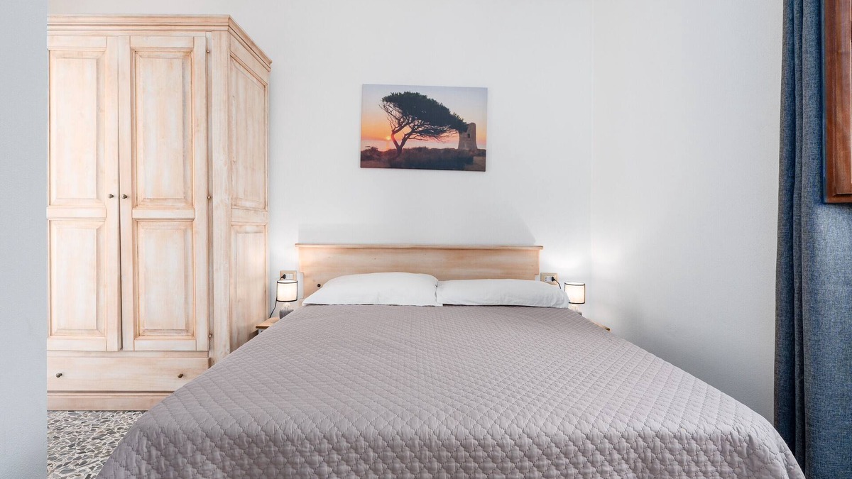 Loculi Apartment | Room 'Camera 1S' with Shared Terrace and Balcony