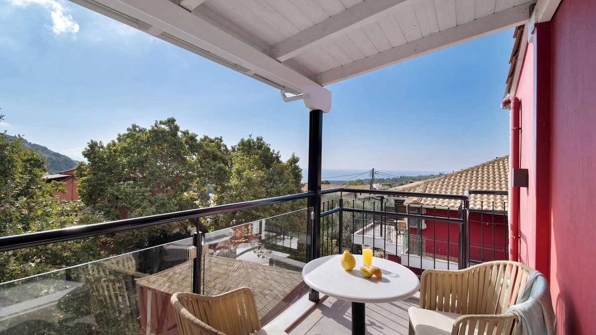 Anthousa Apartment | Room 'Deluxe Loft - D' with Shared Terrace, Wi-Fi and Air Conditioning