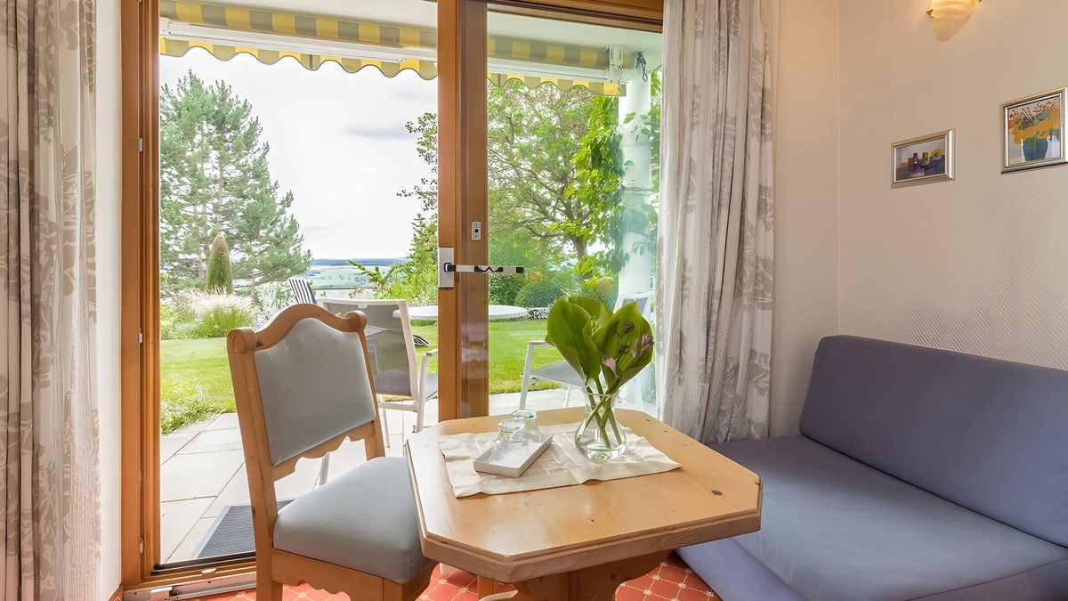 Gailingen Apartment | Room 'Doppelzimmer 4' with Mountain View, Private Terrace and Wi-Fi