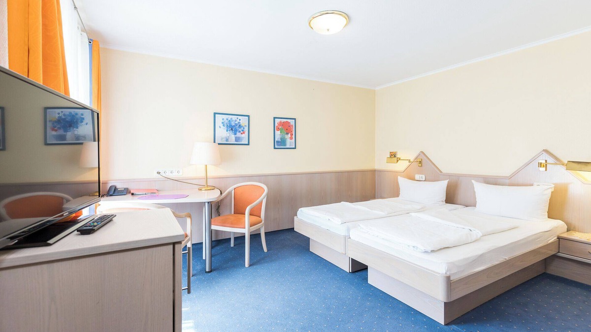 Gailingen Apartment | Room 'Doppelzimmer 7' with Mountain View, Private Terrace and Wi-Fi