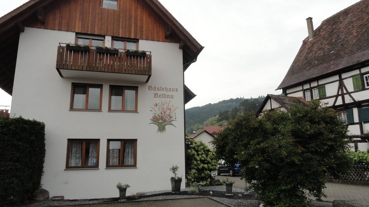 Sipplingen Apartment | Room 'Dreibettzimmer Mit Dusche Und Wc 1' with Balcony and Wi-Fi