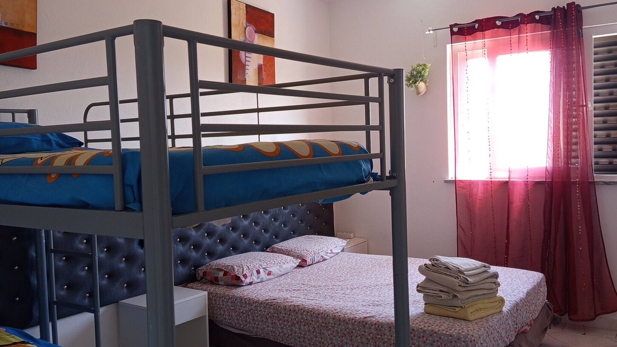 Armacao de Pera Apartment | Room 'Falésia' with Shared Pool, Wi-Fi and Air Conditioning
