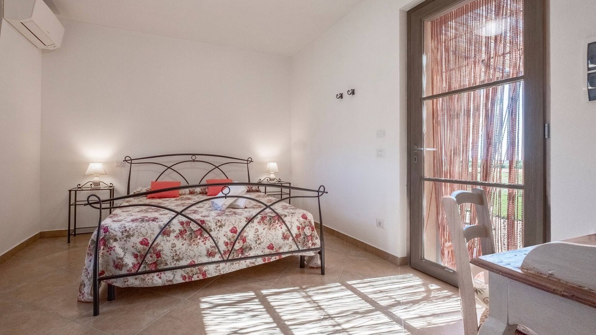 Magliano in Toscana Apartment | Room 'Giusti - 4 Querce' with Shared Garden, Wi-Fi and Air Conditioning