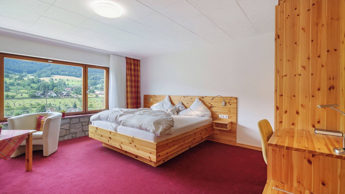 Unterglottertal Apartment | Room 'Hochzeitssuite 12' with Mountain View, Shared Terrace and Wi-Fi