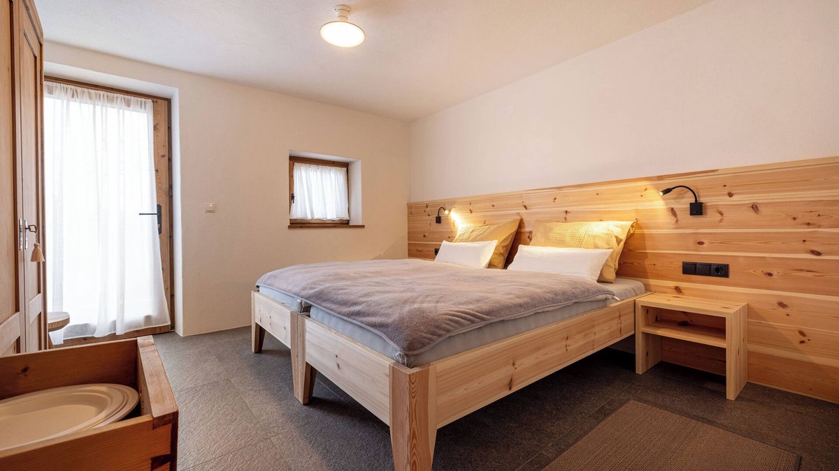 Renon Apartment | Room 'Hofer Hitt Double 3' with Mountain View, Shared Garden and Wi-Fi