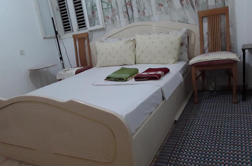 Bat Yam House | Room in Apartment on Balfour
