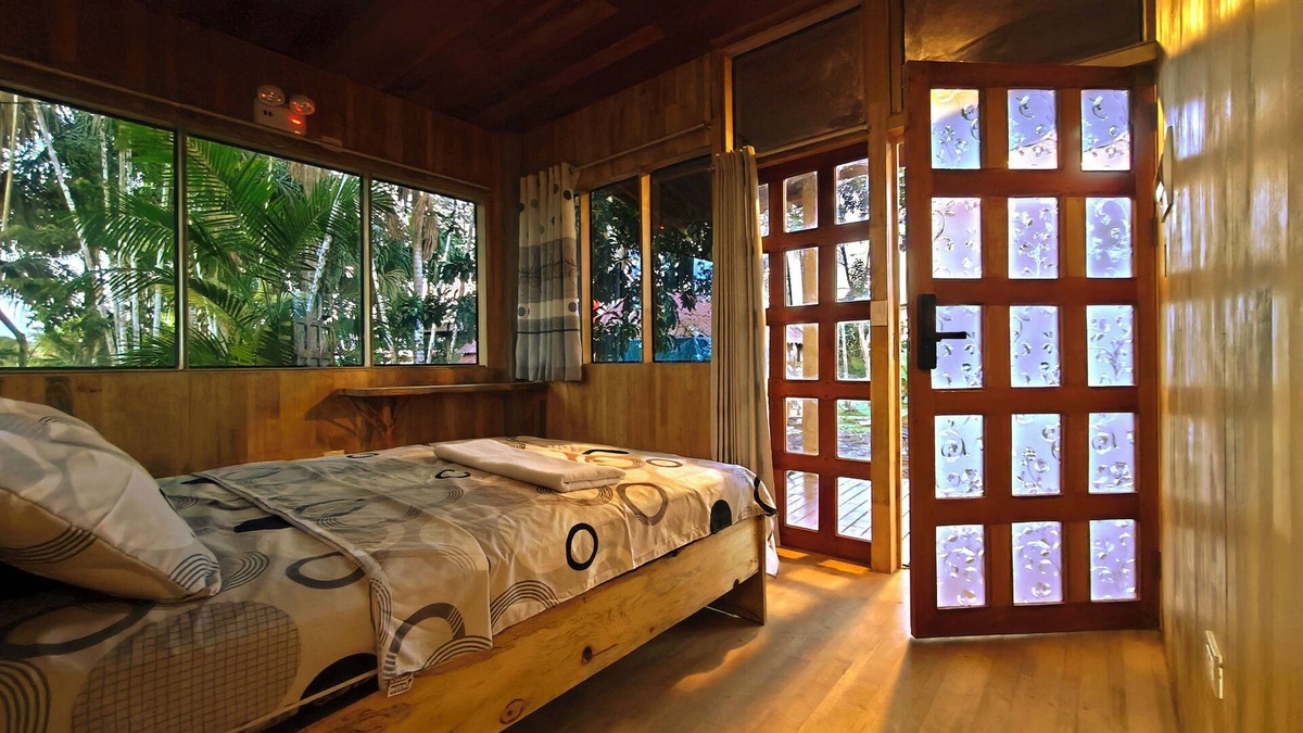 Iquitos Bed & Breakfast | Room in bungalow in front of the lake, in the heart of Iquitos