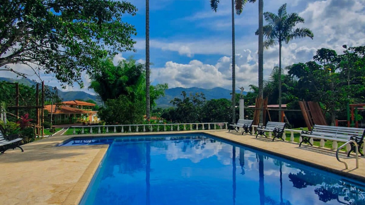 Pereira House | Room in Guest Room - Room With 1 Double bed and 2 Single Beds