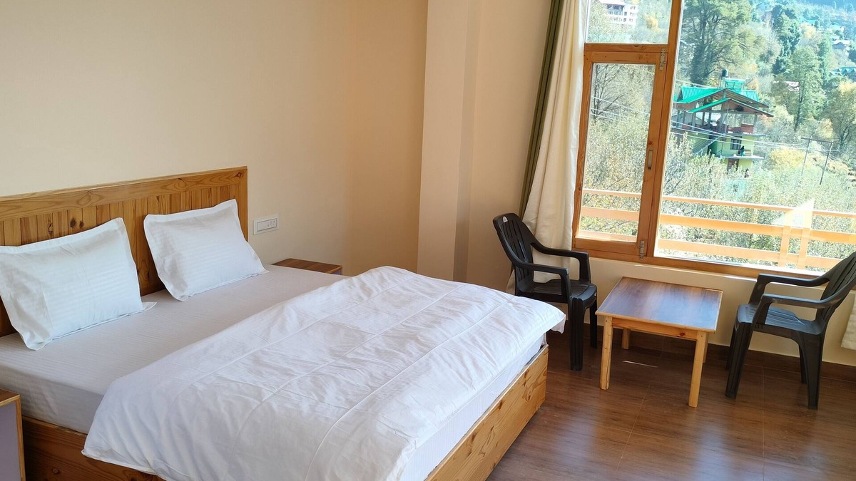 Manali Cottage | Room in Manali, River and Mountain View middle of apple orchard, Quit place 7