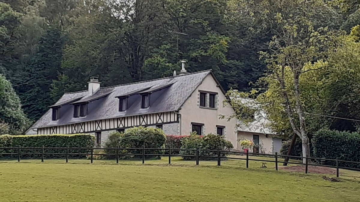 Saint-Ouen-des-Alleux Bed & Breakfast | ROOM IN THE COUNTRY