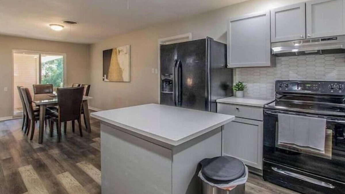 Temple Apartment | Room in Temple #B
