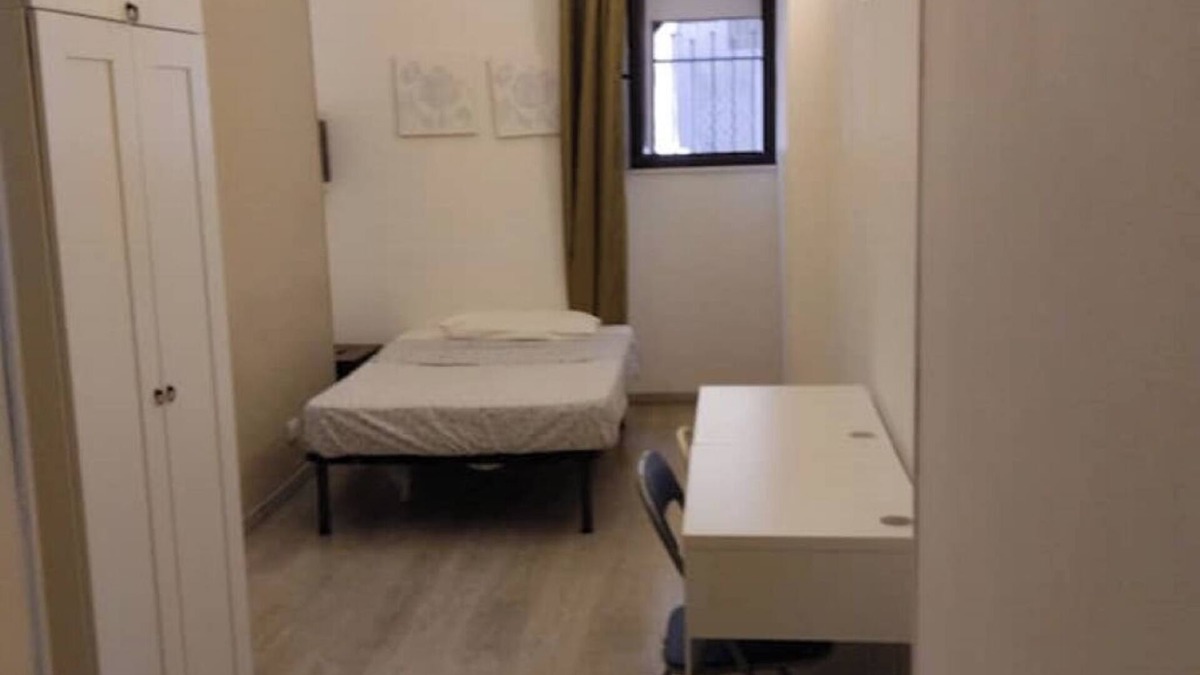 Borgo-Sanzio House | Room in the historic center of Catania 3