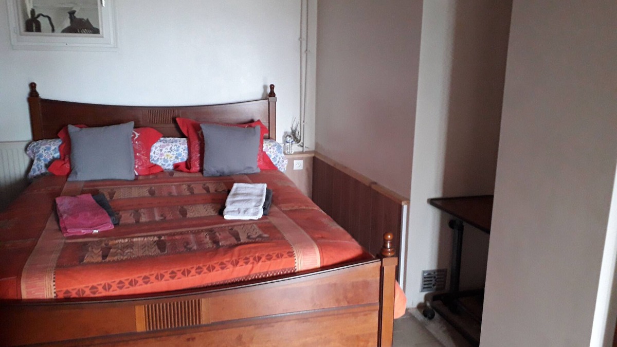 Coutras Bed & Breakfast | Room L'îlot: table d'hotte, fishing label accommodation breakfast included