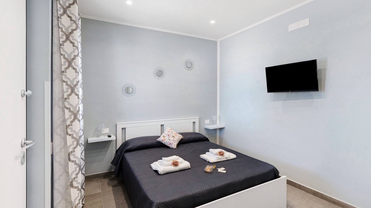 Capaccio-Paestum Apartment | Room 'La Fiesta' with Sea View, Wi-Fi and Air Conditioning