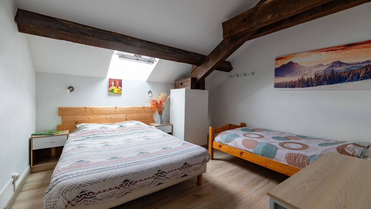 Vassieux-en-Vercors Apartment | Room 'Les Carlines 4' with Mountain View, Shared Terrace and Wi-Fi