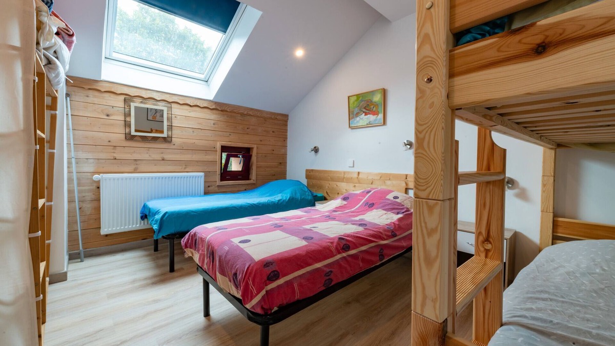 Vassieux-en-Vercors Apartment | Room 'Les Carlines 7' with Mountain View, Shared Terrace and Wi-Fi