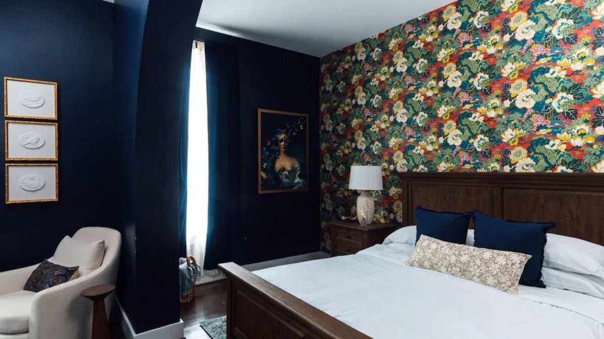Five Points South Hotel | Room Near Birmingham Museum of Art, Free Parking and Pets Allowed!
