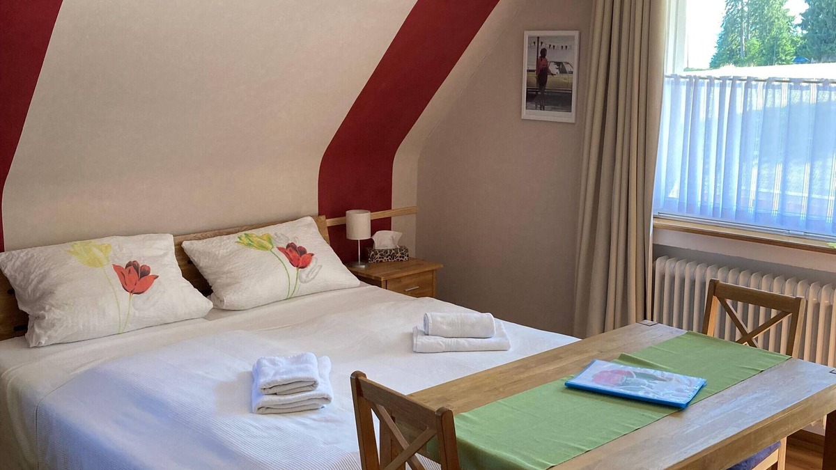Muehlenbach Apartment | Room 'Nr 3' with Shared Terrace, Shared Garden and Wi-Fi