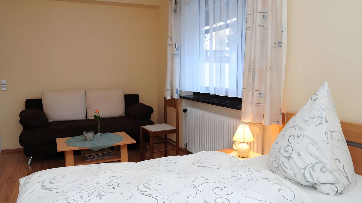 Simonswald Apartment | Room 'Nr 3' with Shared Terrace, Shared Garden and Wi-Fi