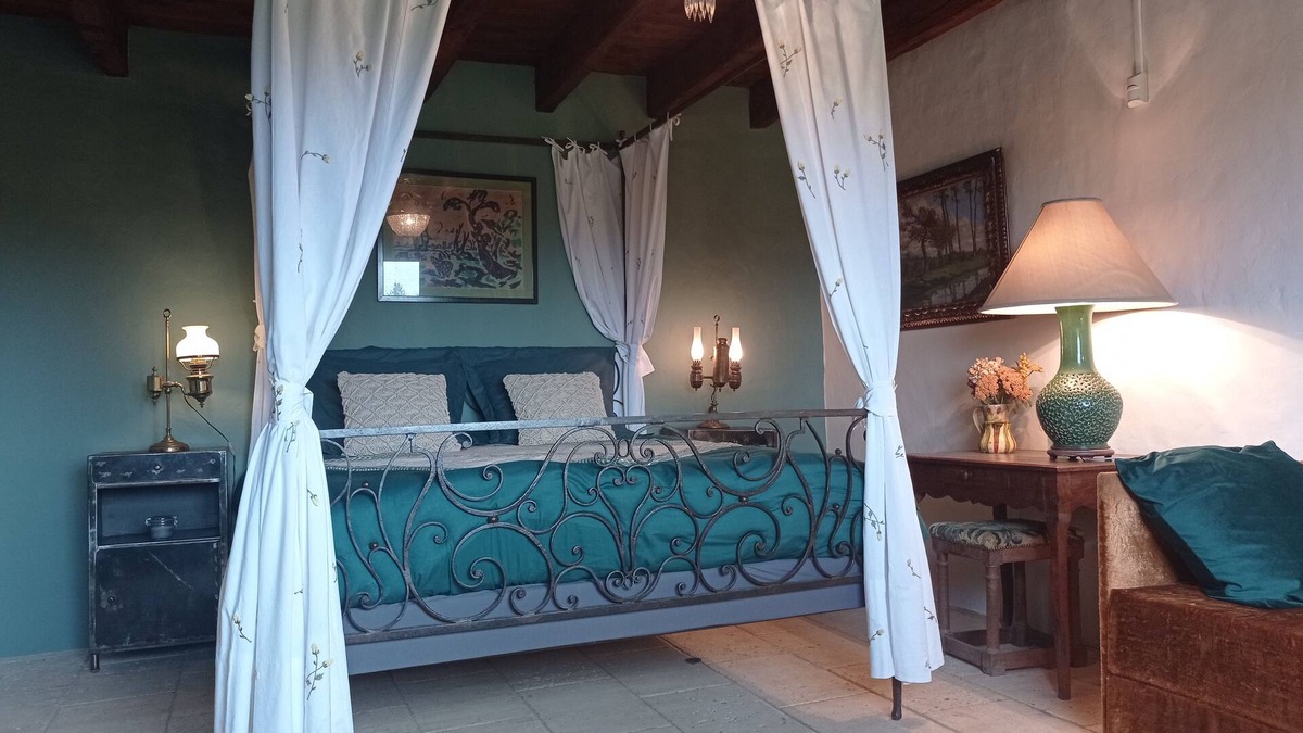 Pazayac Bed & Breakfast | Room on the edge of Périgord and Limousin