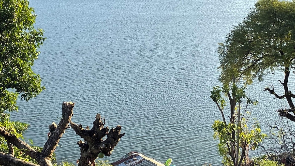 Isla Conchagaita House | Room or 3-bedroom house in Olomega with WiFi, AC, Lake/Mountain views.