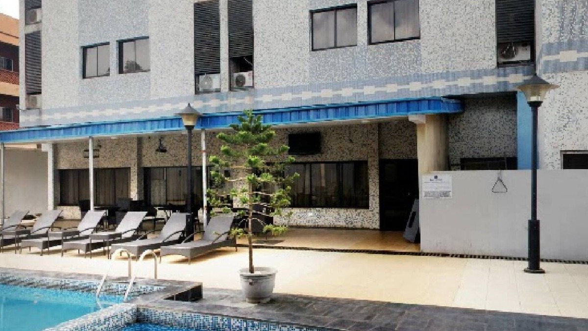 Ibadan Hotel | Room-owu Crown Hotel - Deluxe Twin Bed R