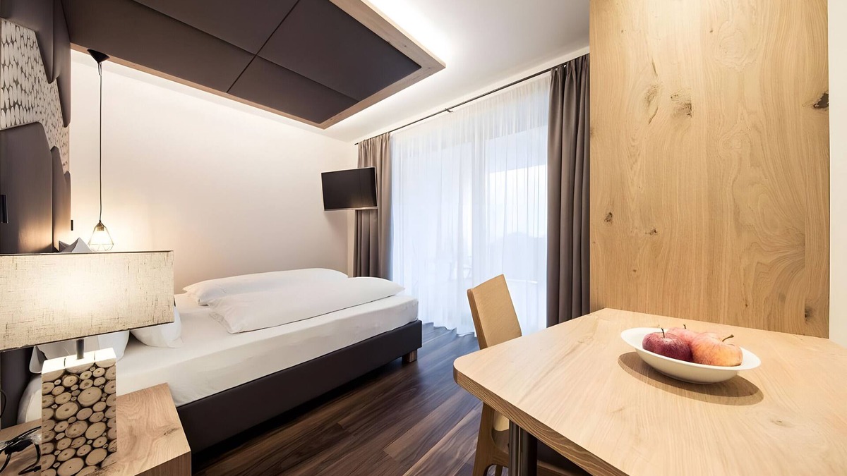 Plan Apartment | Room 'Panorama - Das Gästezimmer' with Mountain View, Shared Terrace and Wi-Fi