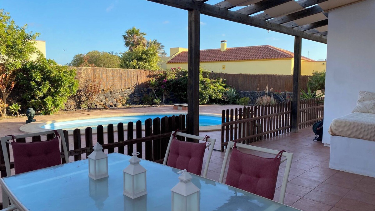 Villaverde House | Room Pool View 1