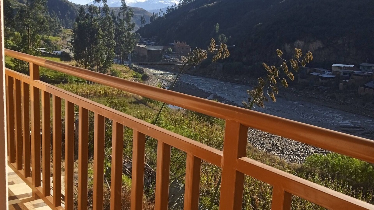 Huaraz Cottage | room private view mountain range white and interandean valley