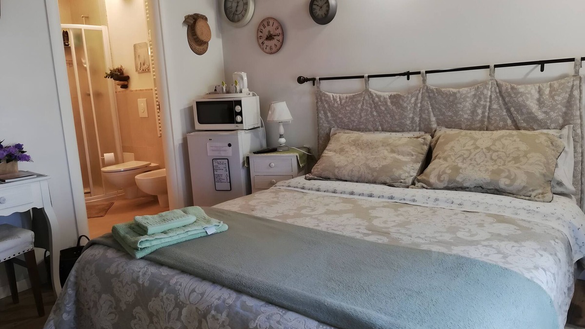 Vicenza Bed & Breakfast | Room 'Provenzale' with Shared Garden, Wi-Fi and Air Conditioning