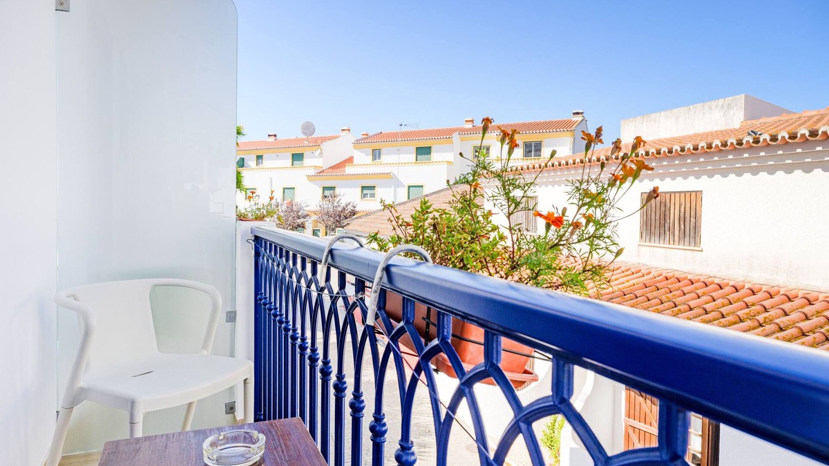 Baiona Apartment | Room 'Quarto Verde' with Balcony and Wi-Fi