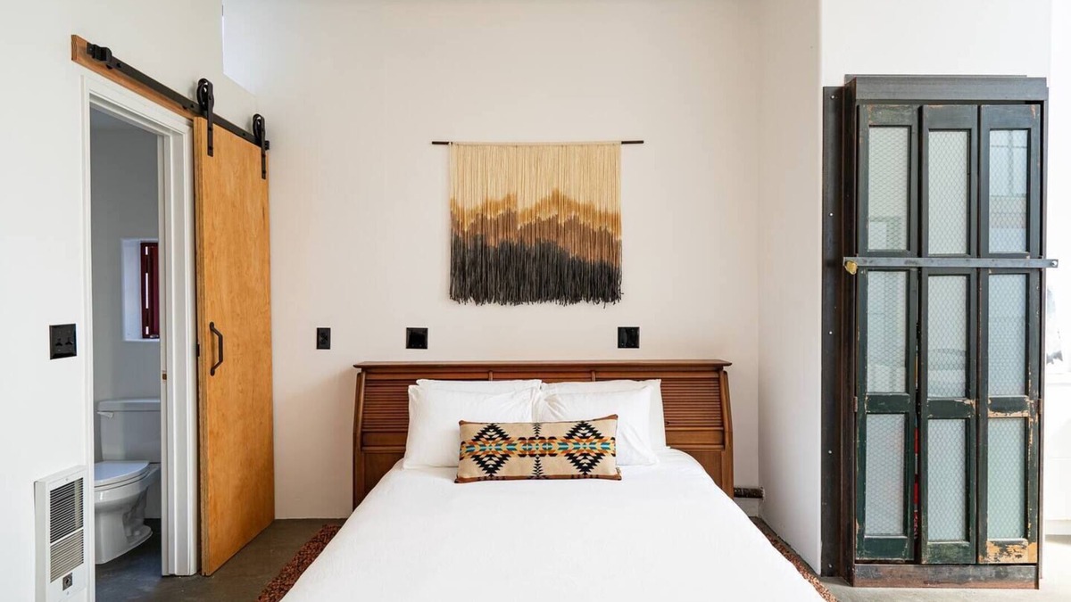 Little Italy Apartment | Room R at The Dutra Inn - Little Italy