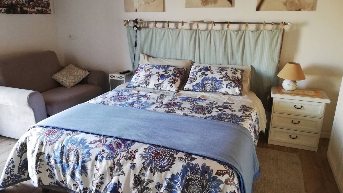 Vicenza Bed & Breakfast | Room 'Romantica' with Private Terrace, Wi-Fi and Air Conditioning