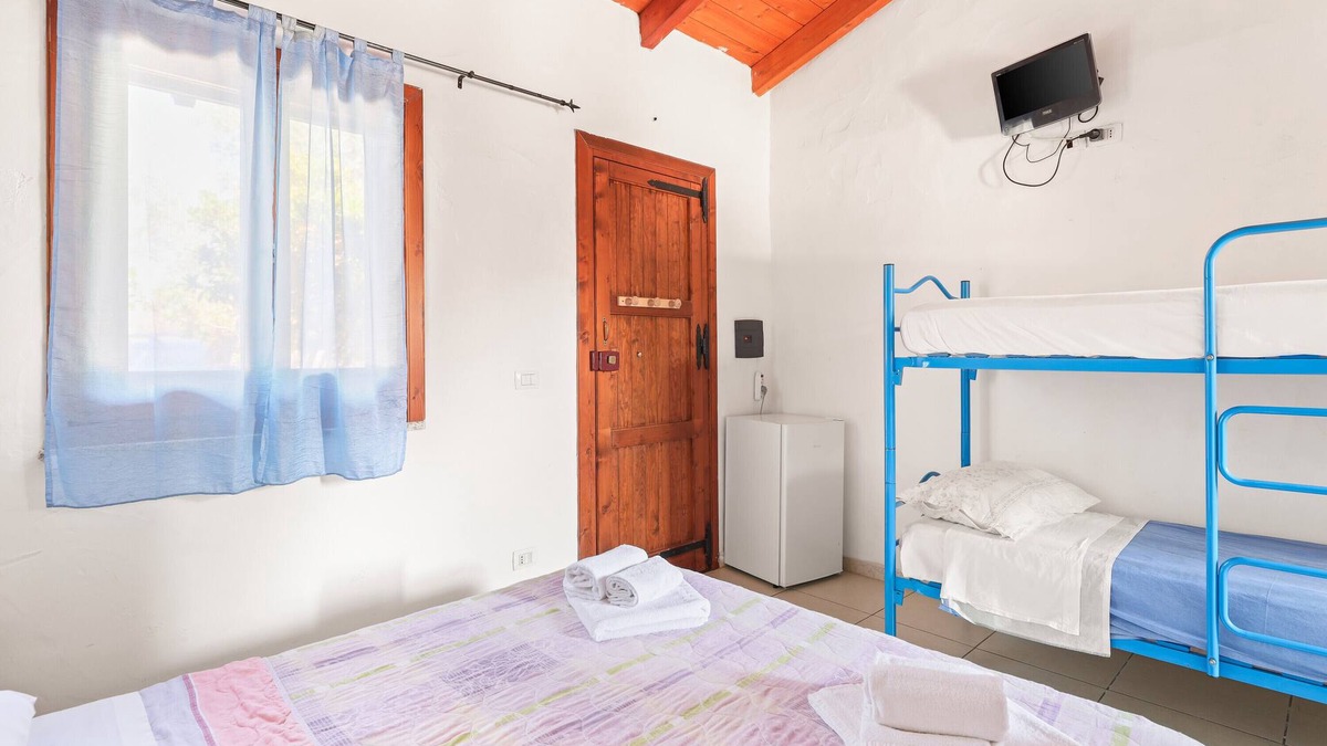 Sagama Apartment | Room 'Stanza 1' with Shared Garden, Wi-Fi and Air Conditioning
