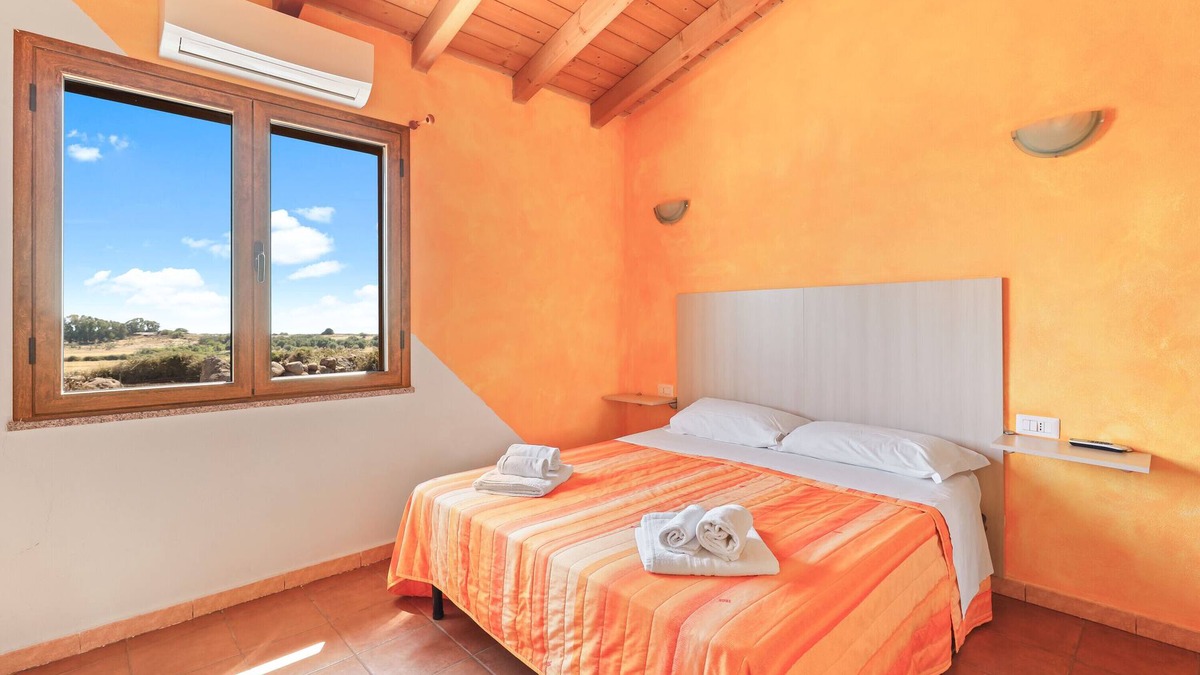 Sagama Apartment | Room 'Stanza 6' with Shared Garden, Wi-Fi and Air Conditioning