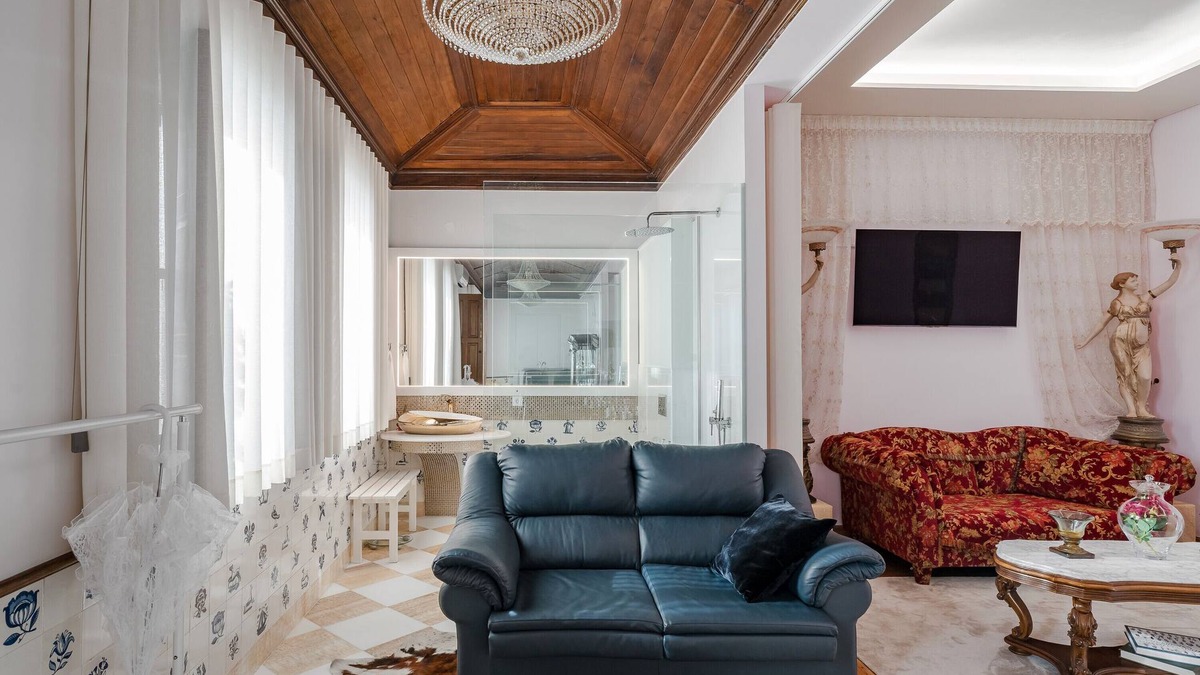 Ronfe Apartment | Room 'Suite Deluxe' with Private Garden, Wi-Fi and Air Conditioning