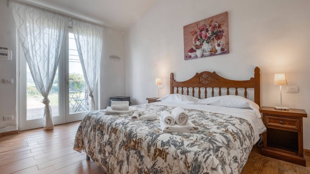 Manciano Apartment | Room 'Timo' with Shared Pool, Wi-Fi and Air Conditioning