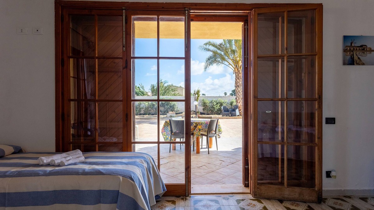 San Leonardo House | Room 'Tramontana' with Sea View, Wi-Fi and Air Conditioning