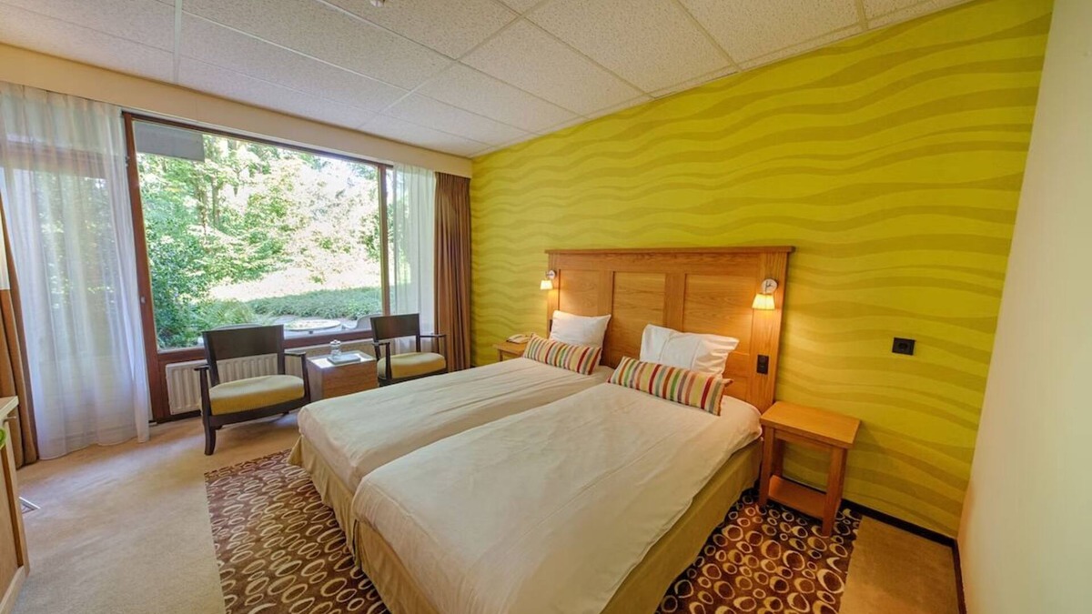 Rijssen Hotel | Room with Balcony! Indoor Pool, Close to National Park De Sallandse Heuvelrug!