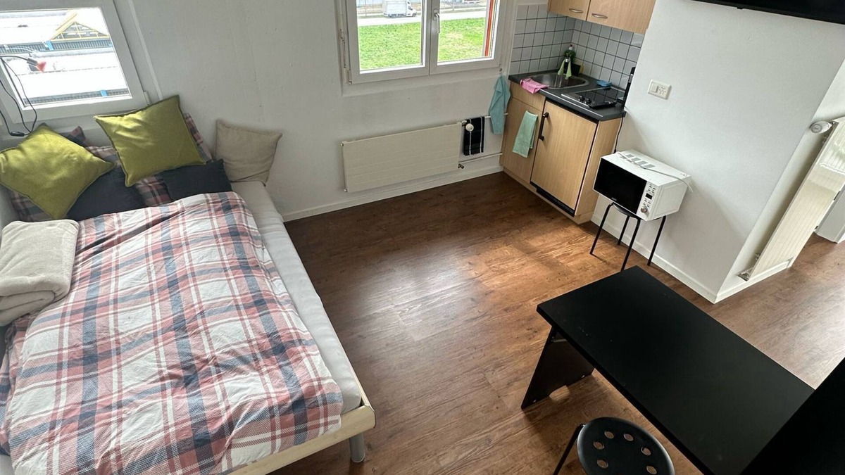 Burgdorf House | Room with bathroom and balcony