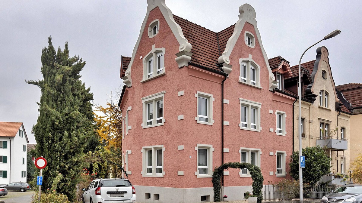 Kreuzlingen Apartment | 'Room with Kitchenette Rosenbaum' with Shared Garden and Wi-Fi