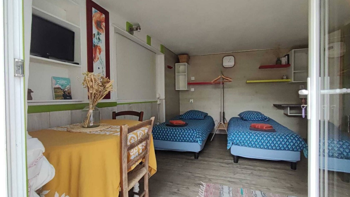 Yzeron Apartment | Room with Kitchenette and terrace