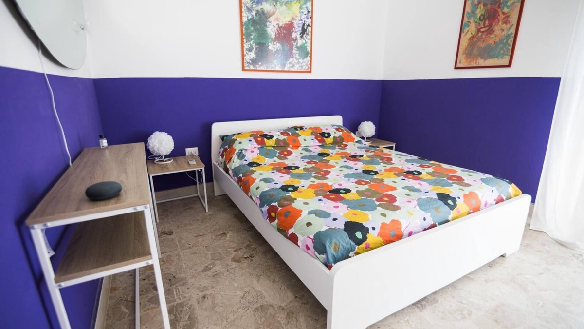 Reggio Calabria Bed & Breakfast | Room with private bathroom i city center.