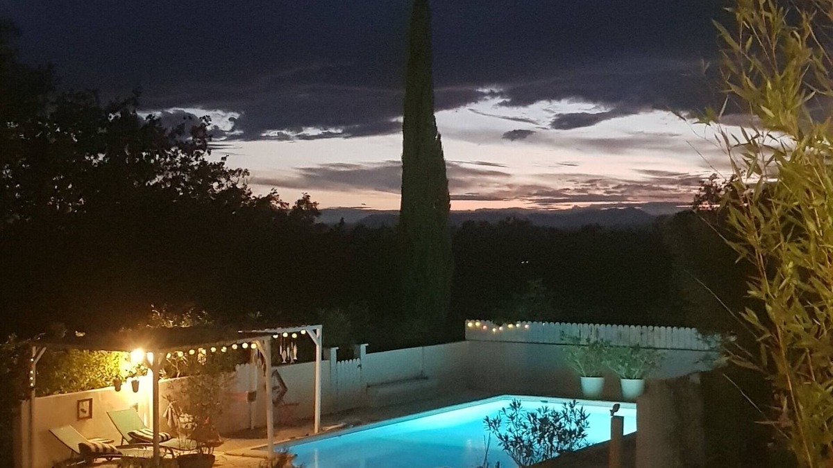 Ners Bed & Breakfast | Room with terrace and pool between Nîmes and Alès. Magnificent view of the Cévennes