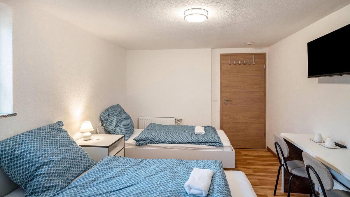 Berg Apartment | Room 'Zimmer 6' with Wi-Fi