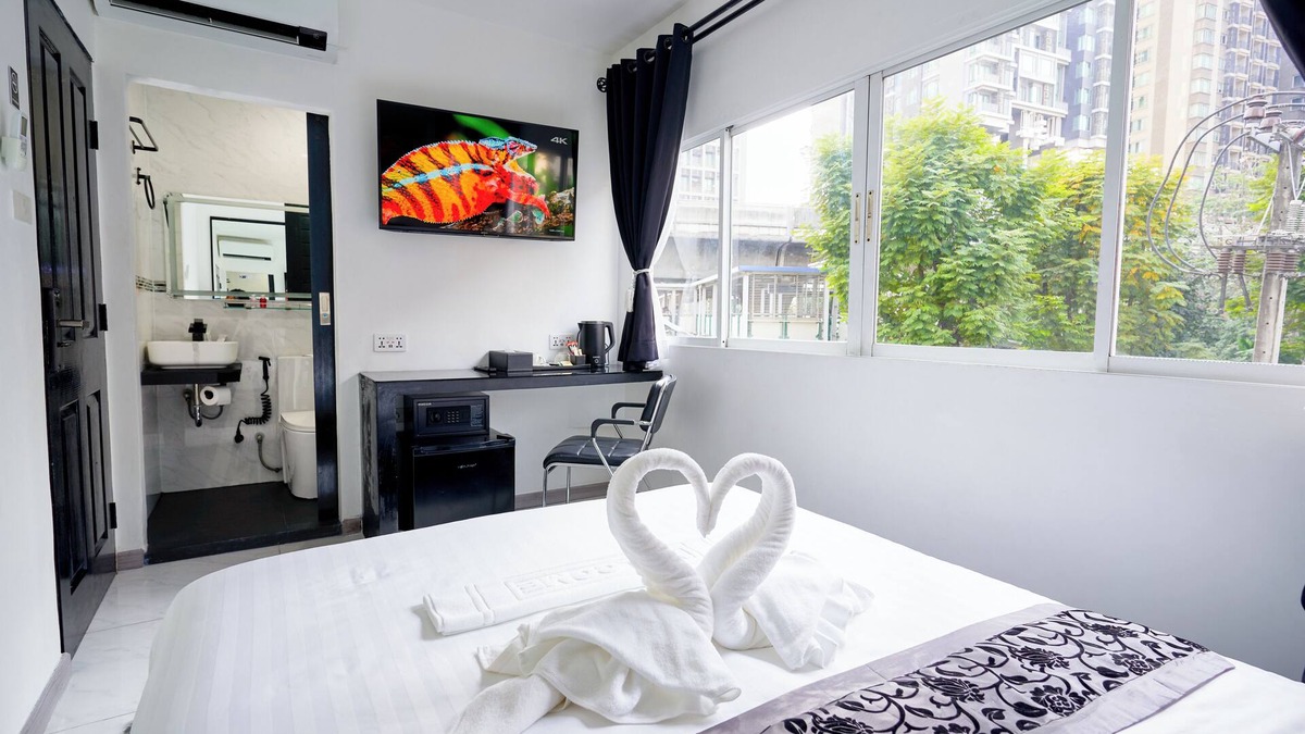 Wattana Hotel | rooms are all city view