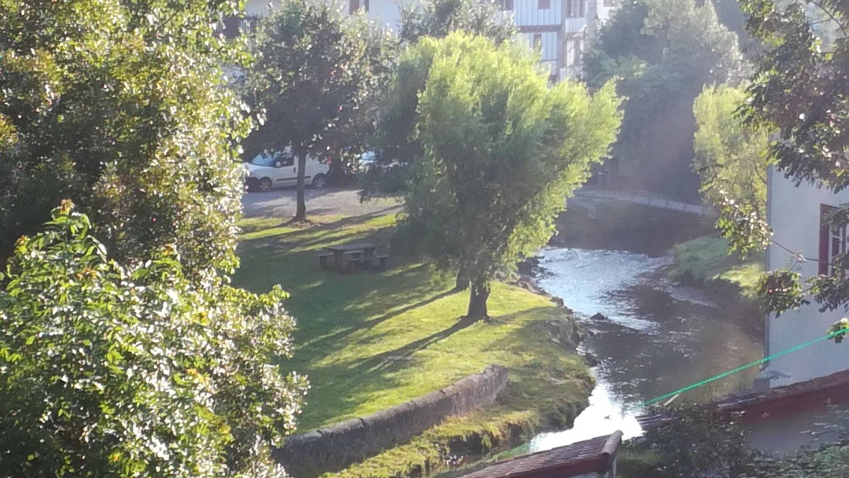 Espelette Bed & Breakfast | ROOMS IN THE ART GALLERY from 1783