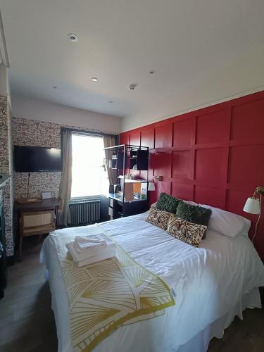 Cheltenham Hotel | Rooms on The Prom